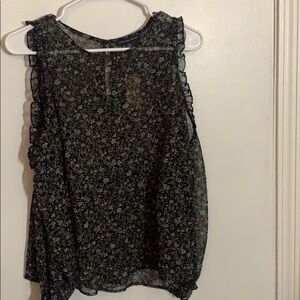 Cold shoulder top NWT!! ☺️